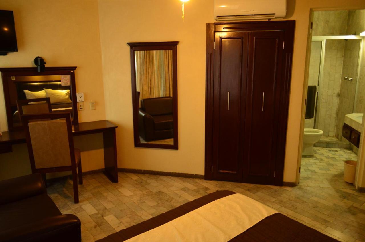 Hotel Flamingo Kristal Irapuato Exterior foto